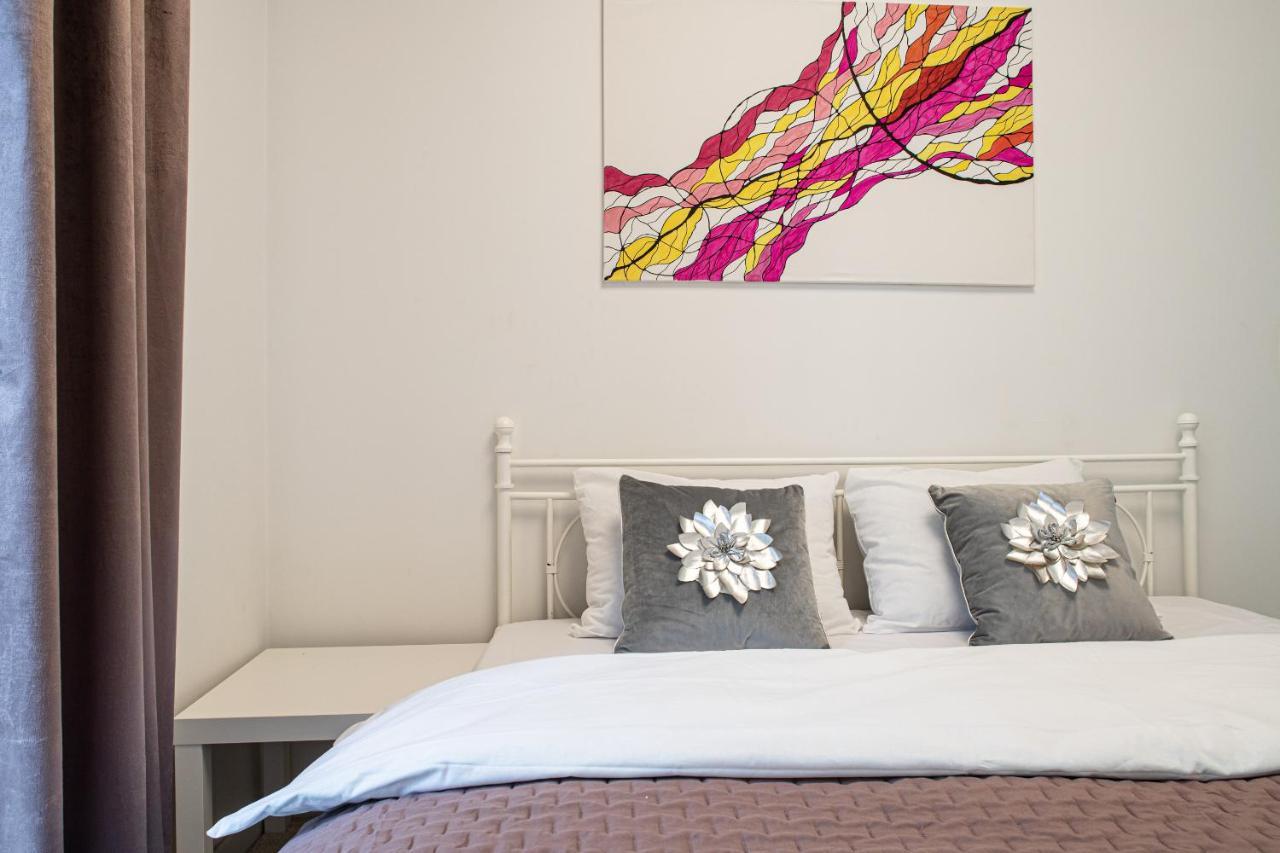 Wola Glamour Apartment Варшава Экстерьер фото