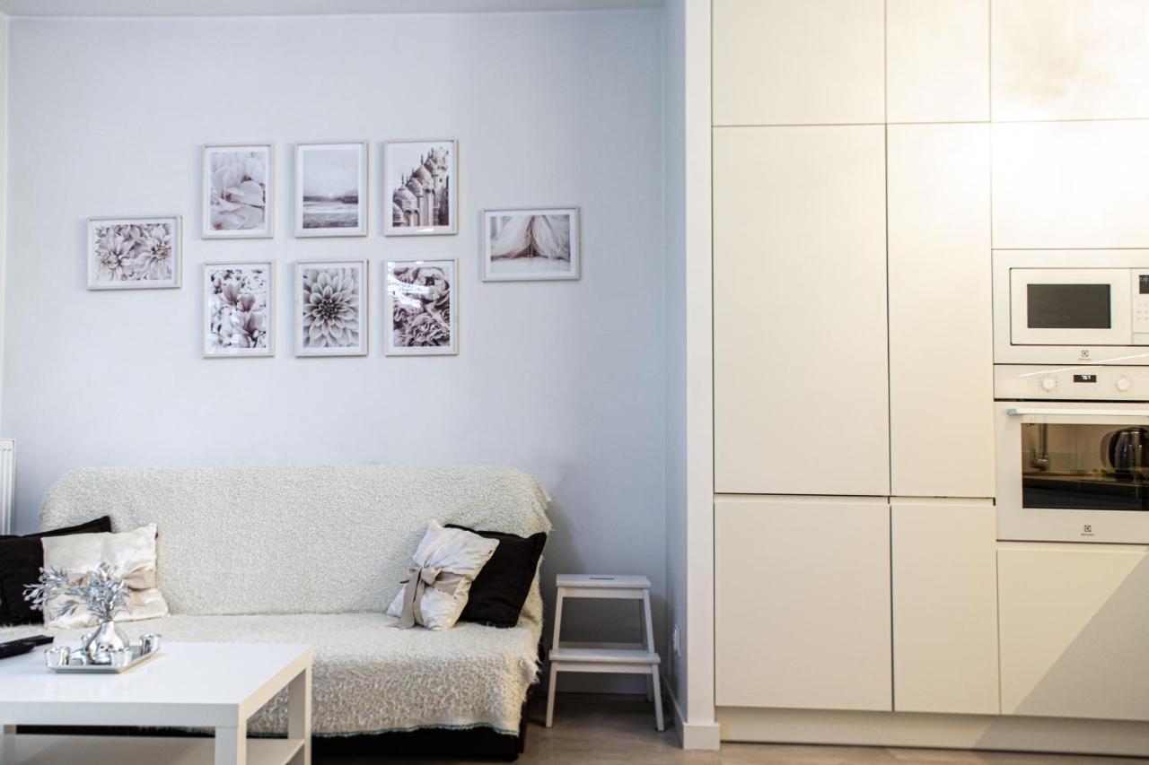 Wola Glamour Apartment Варшава Экстерьер фото