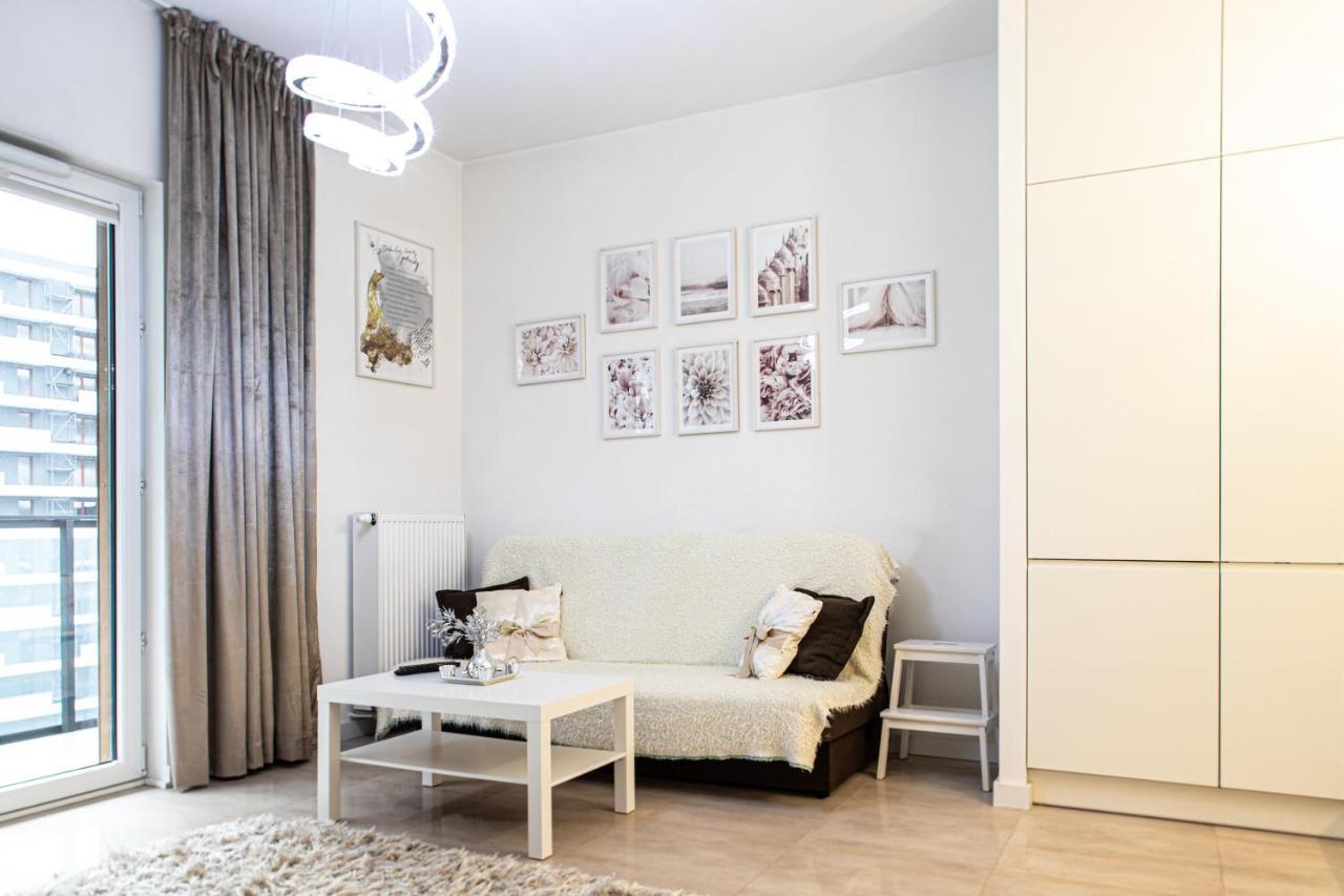 Wola Glamour Apartment Варшава Экстерьер фото