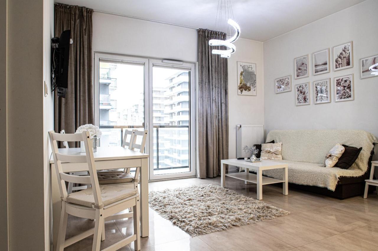 Wola Glamour Apartment Варшава Экстерьер фото
