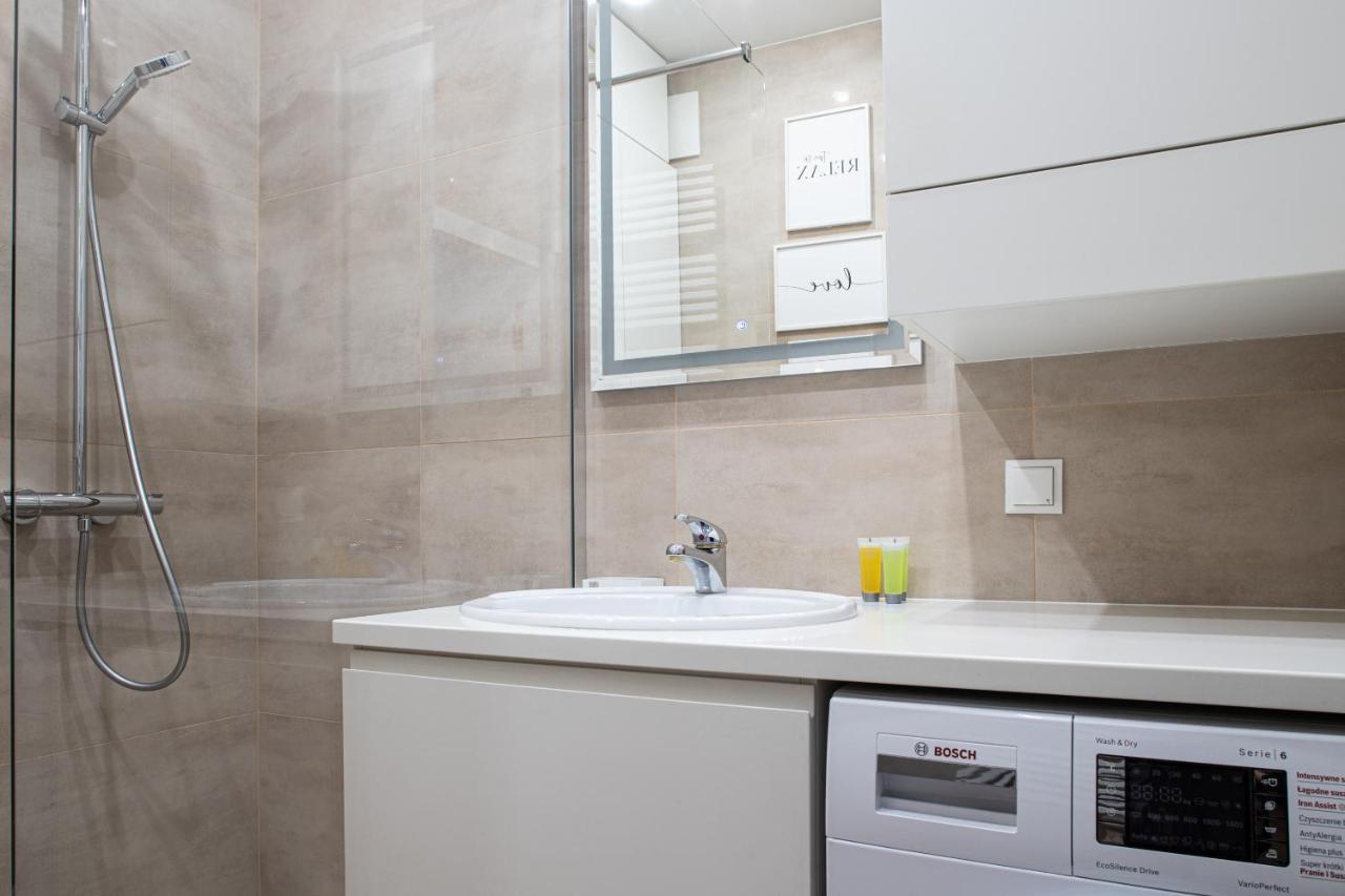 Wola Glamour Apartment Варшава Экстерьер фото